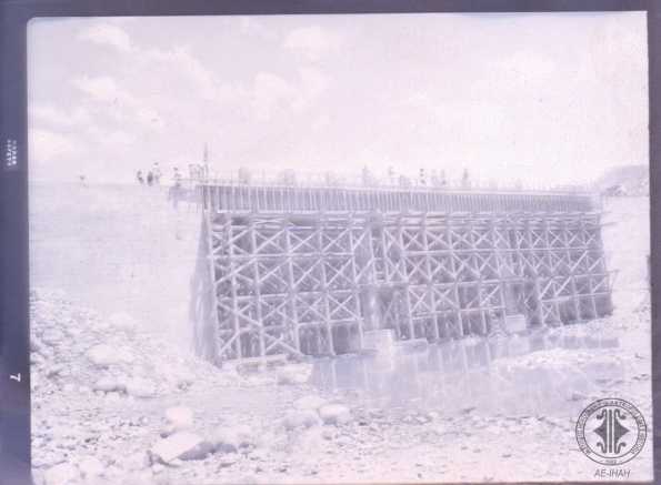 Construcción de represa.