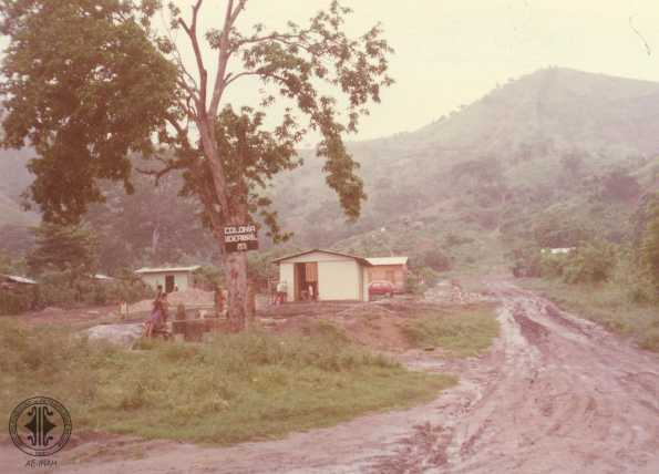Huracán Fifi, vista de casas de la colonia 1 de abril.