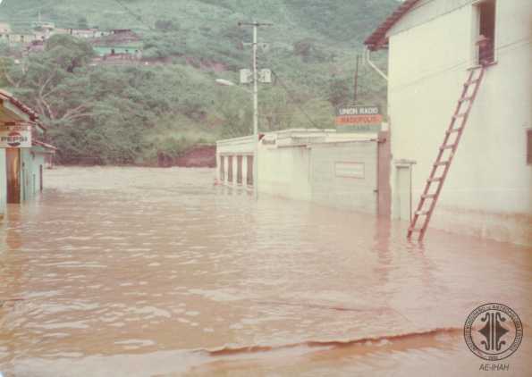 Huracán Fifi, calle inundada. 