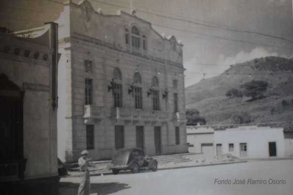 Vista lateral Teatro Manuel Bonilla